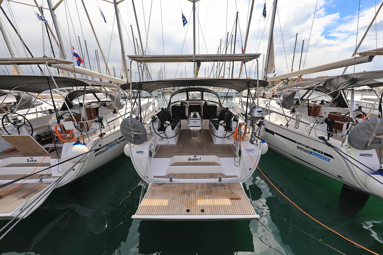 Bavaria Cruiser 46  Top image