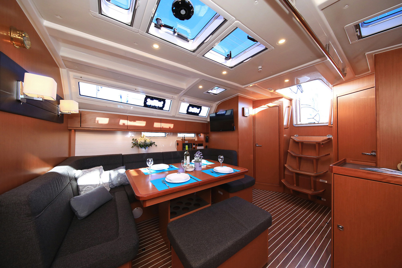 Bavaria Cruiser 46 Kneginja, Foto 3