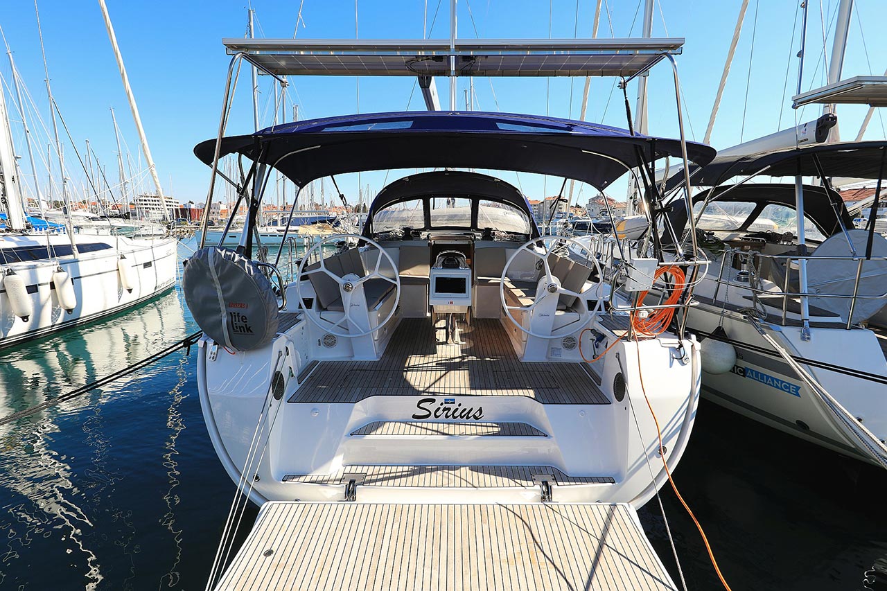 Bavaria Cruiser 46  Top image