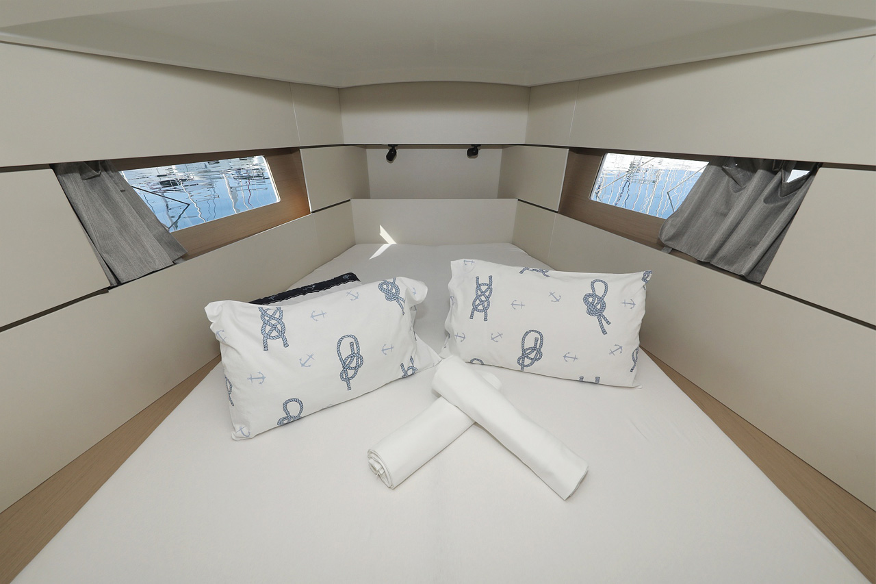 Oceanis 38.1, Foto 2