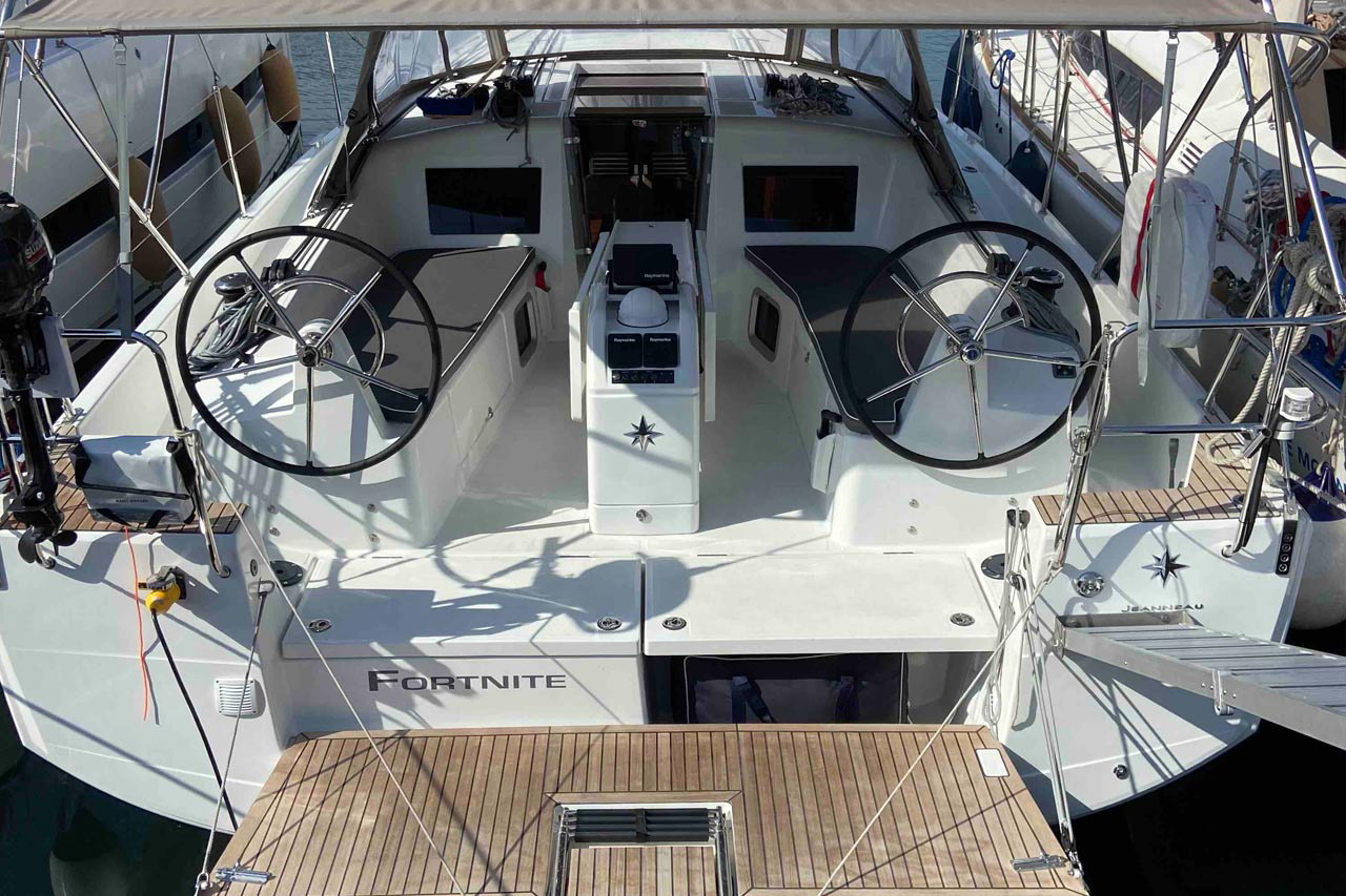 Sun Odyssey 410  Top image