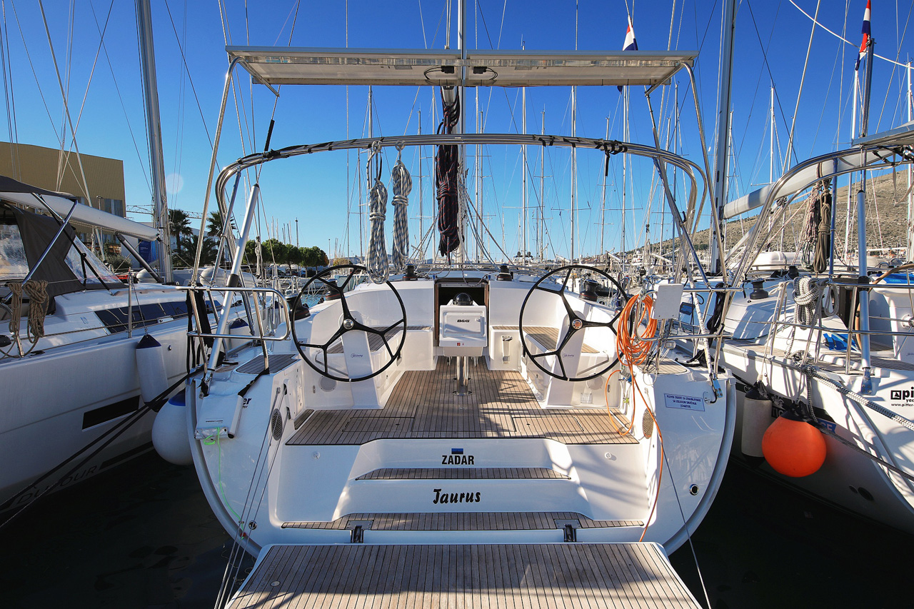 Bavaria Cruiser 46 (4 cab/3WC) „Taurus“ als Charteryacht