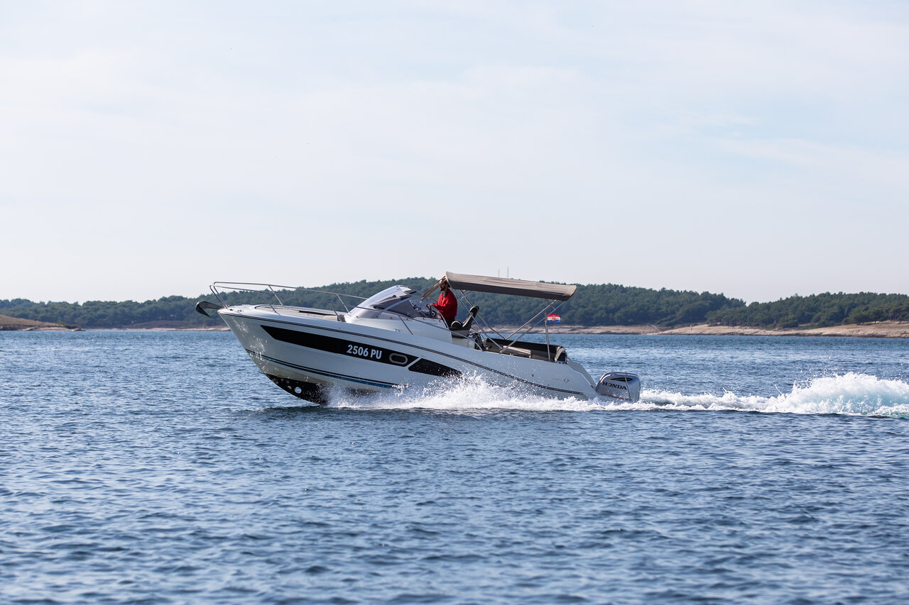 Cap Camarat 9.0 WA (1CAB) „Cap Camarat 9,0 WA“ als Charteryacht