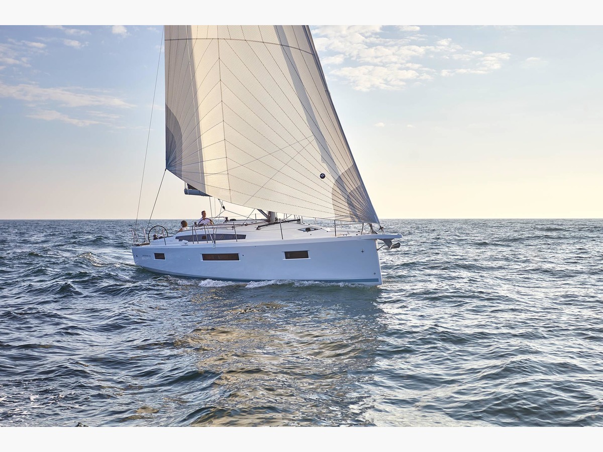 Sun Odyssey 410  Top image