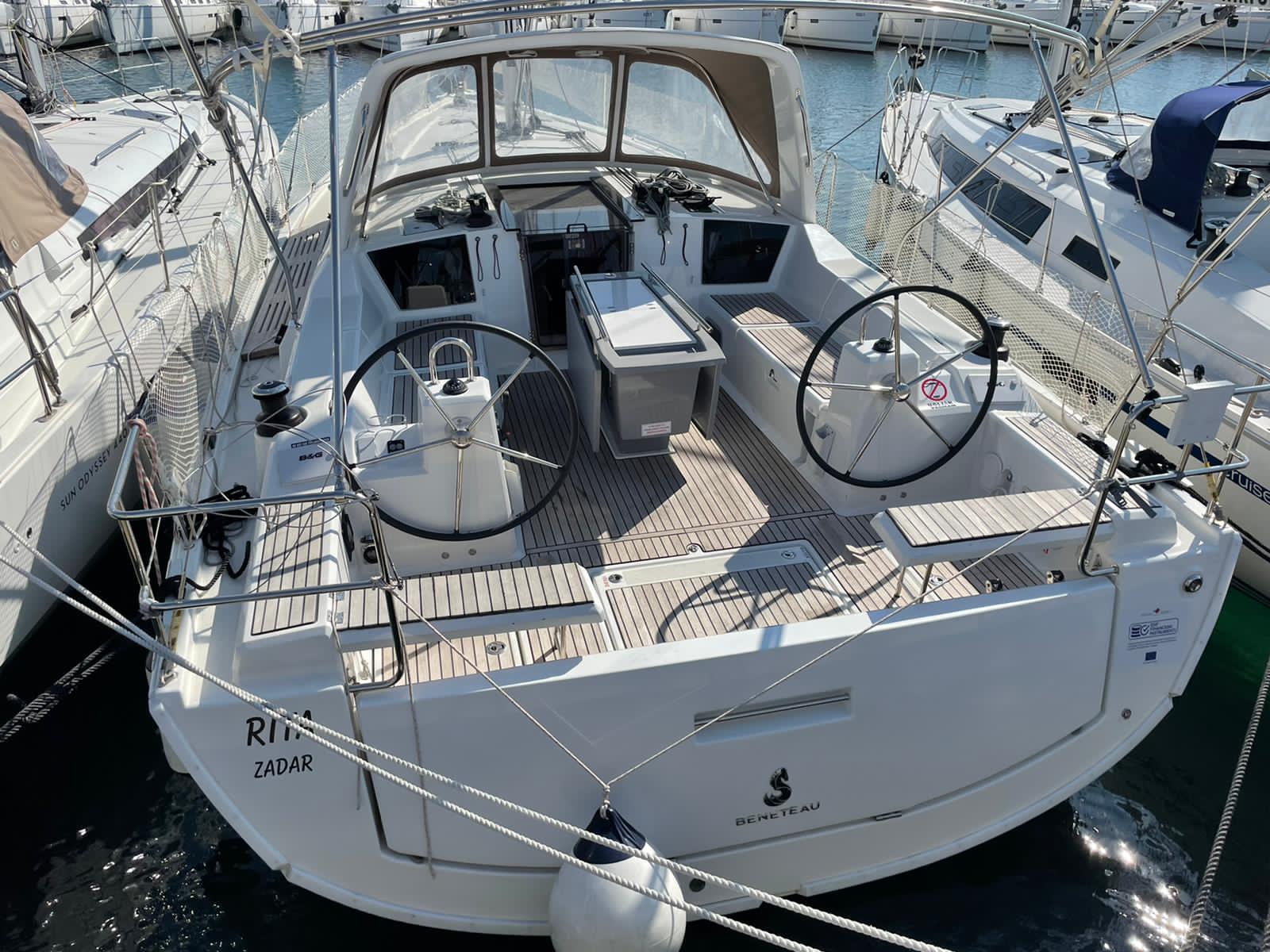 Oceanis 41.1 Top image