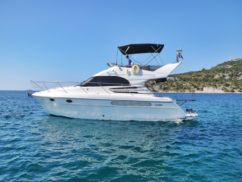 Phantom 40 „Julia“ als Charteryacht