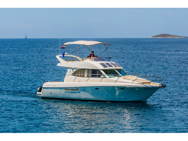 Jeanneau Prestige 36 Fly (2Cab/1WC) „Dodo“ als Charteryacht