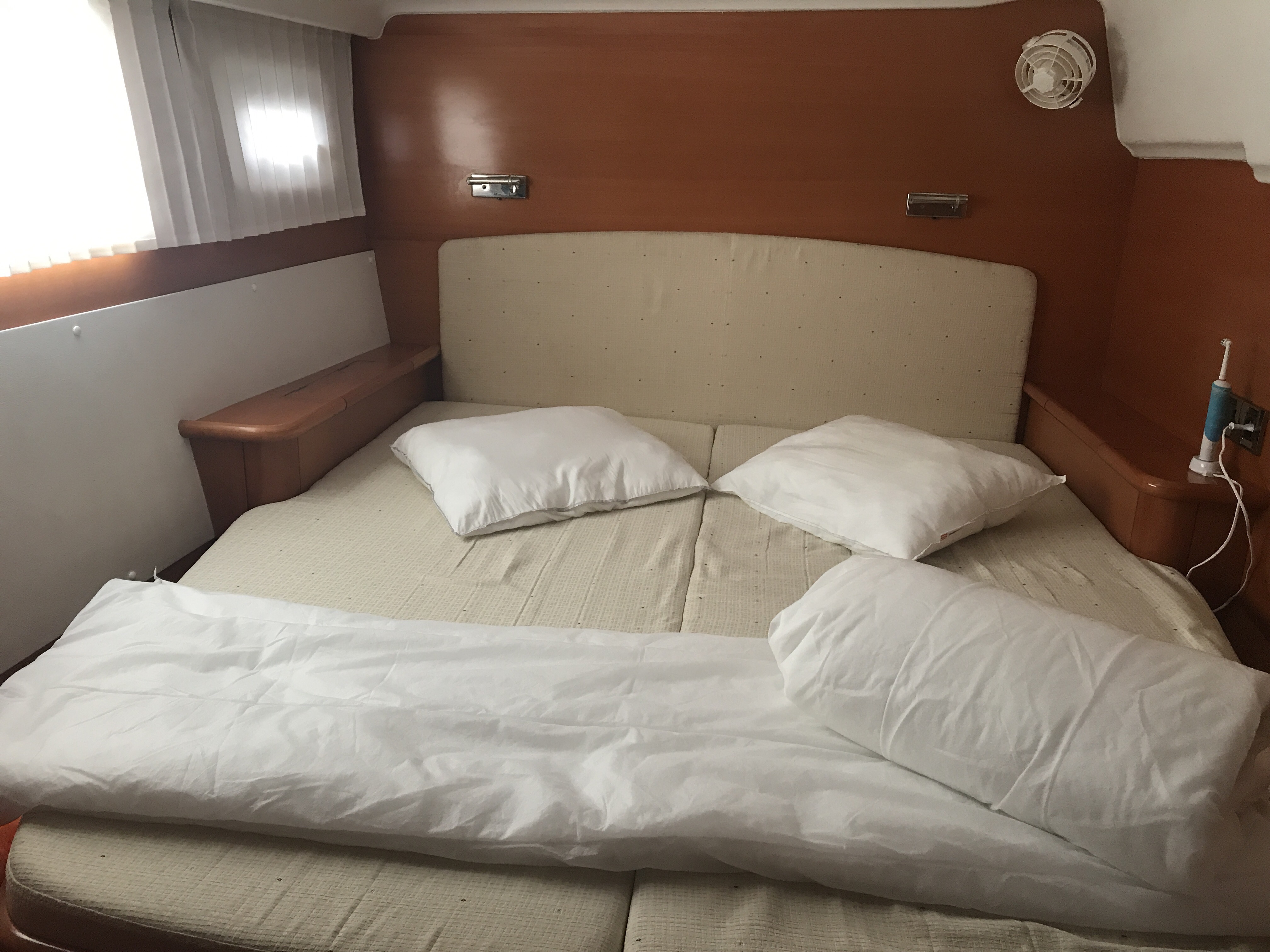 Lagoon 440 Isis (Generator), Foto 5