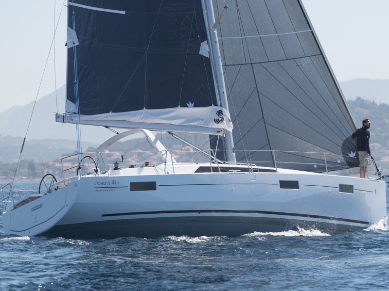 Oceanis 41.1 Top image
