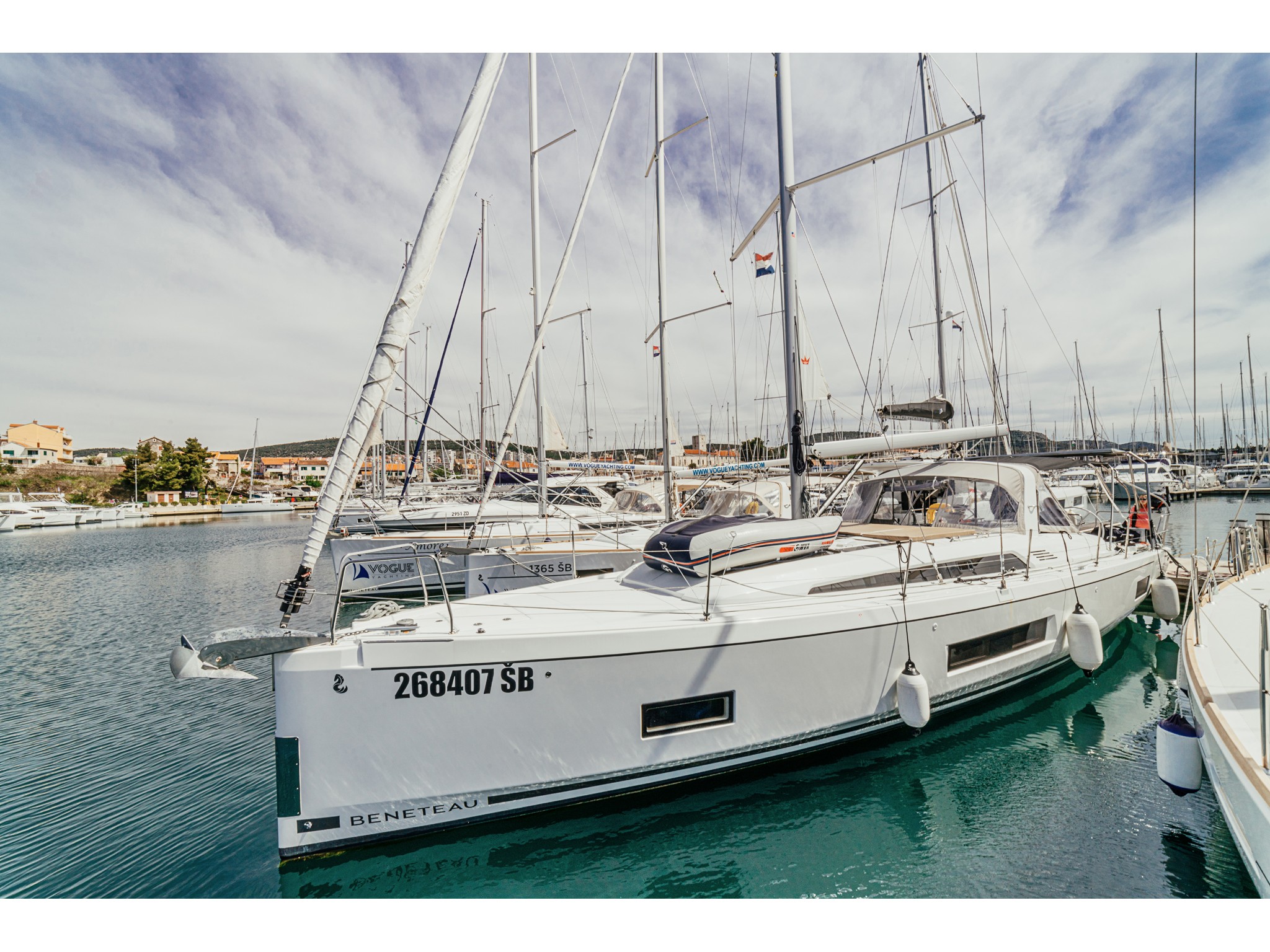 Oceanis 46.1 (4cab/4wc) „ZIA“ als Charteryacht