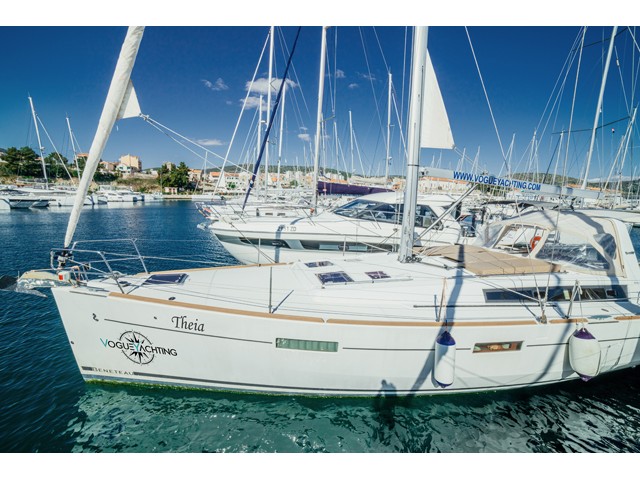 Oceanis 45 (4 cab) „THEIA“ als Charteryacht