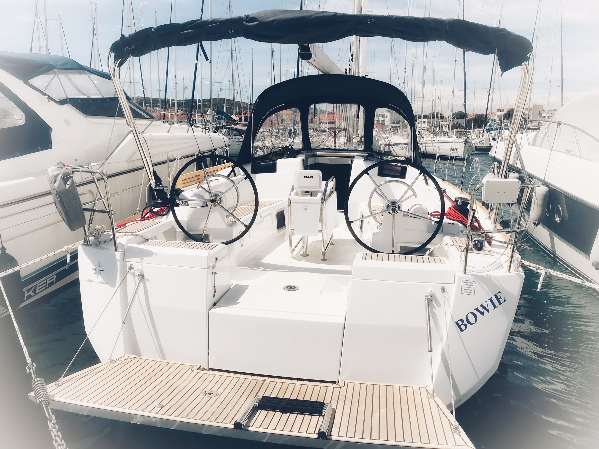 Sun Odyssey 419  Top image
