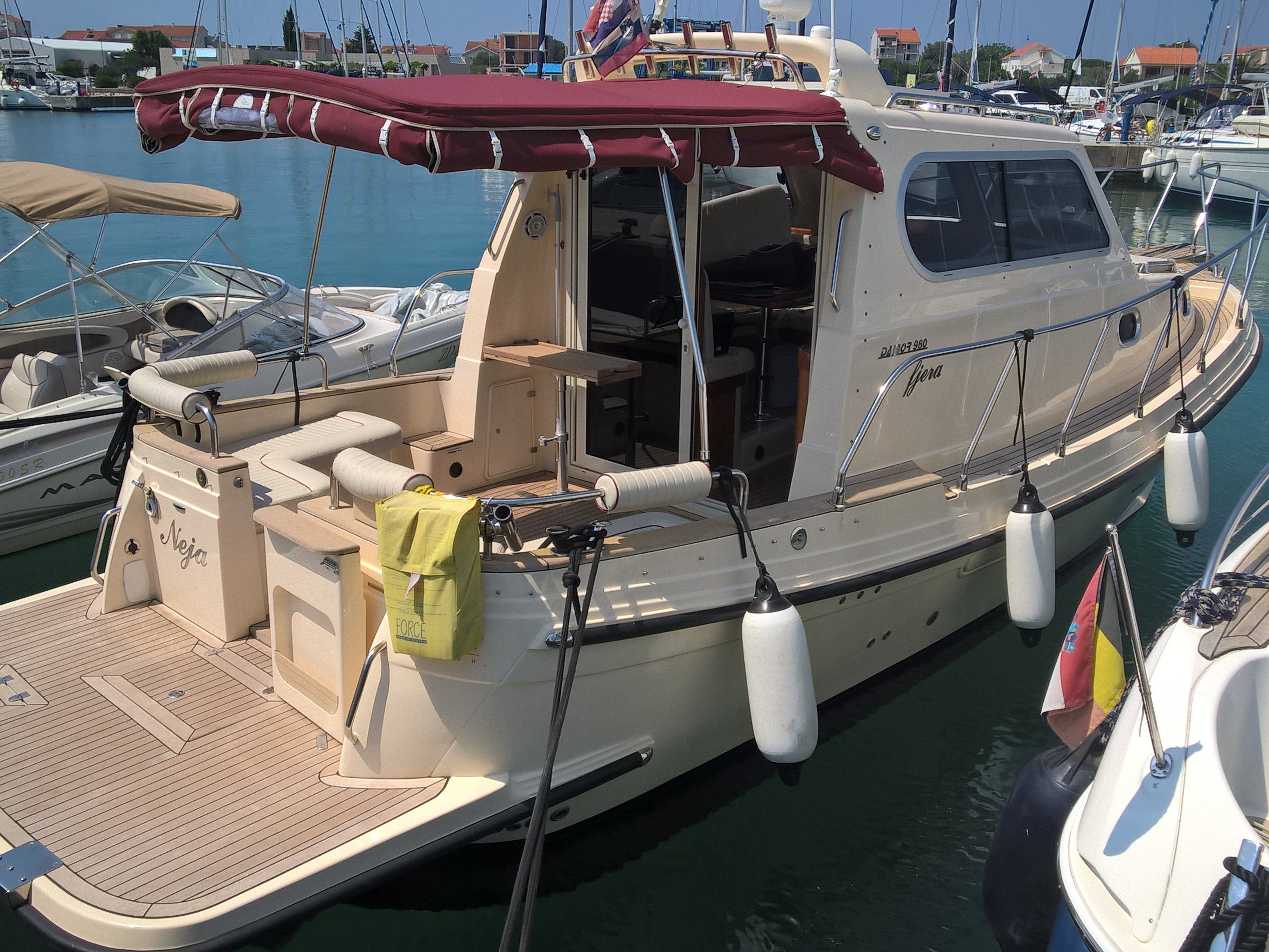 Damor 980 Fjera „Neja“ als Charteryacht