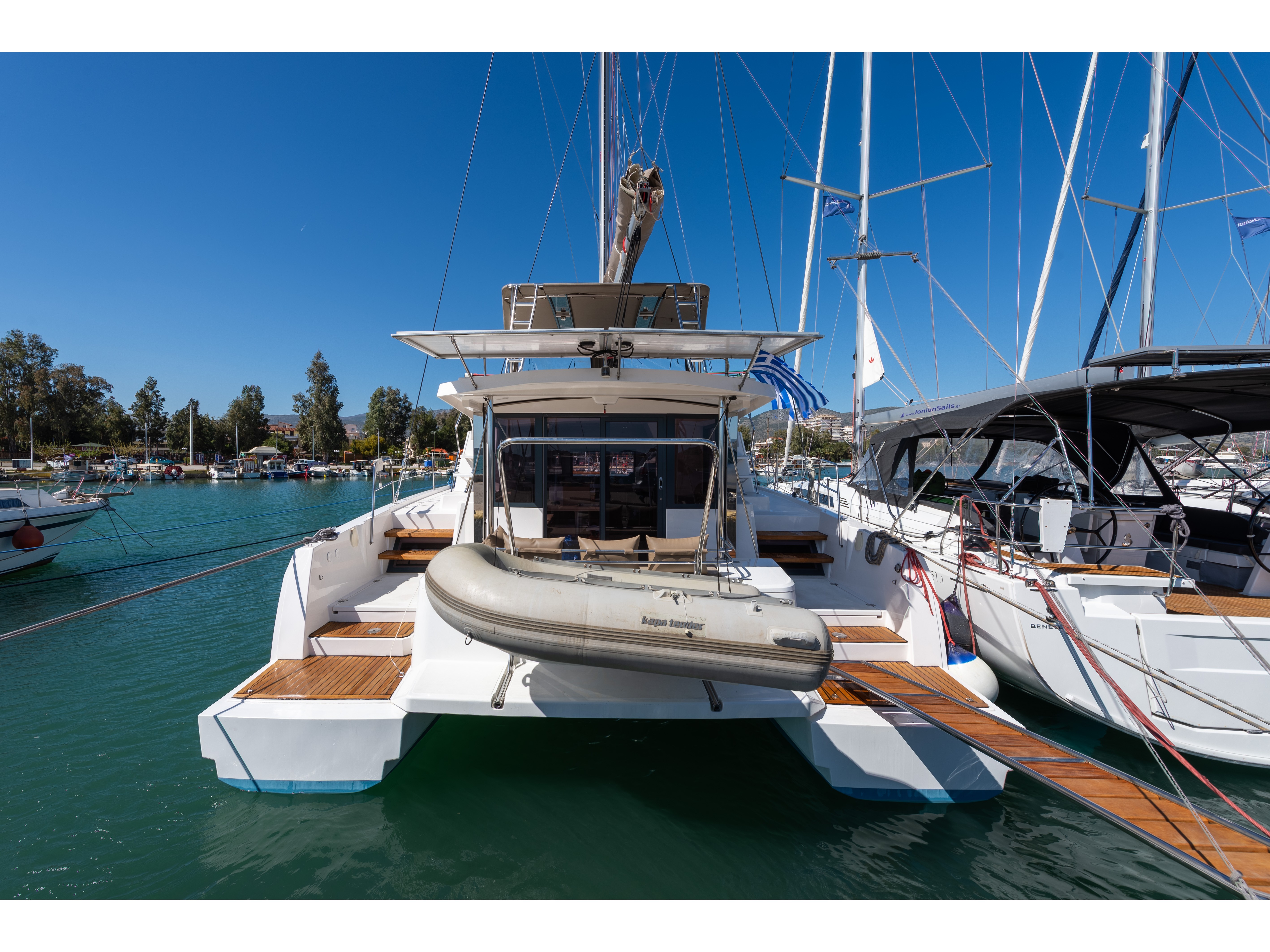 Bali 4.1 (4cab) „Ramon“ als Charteryacht
