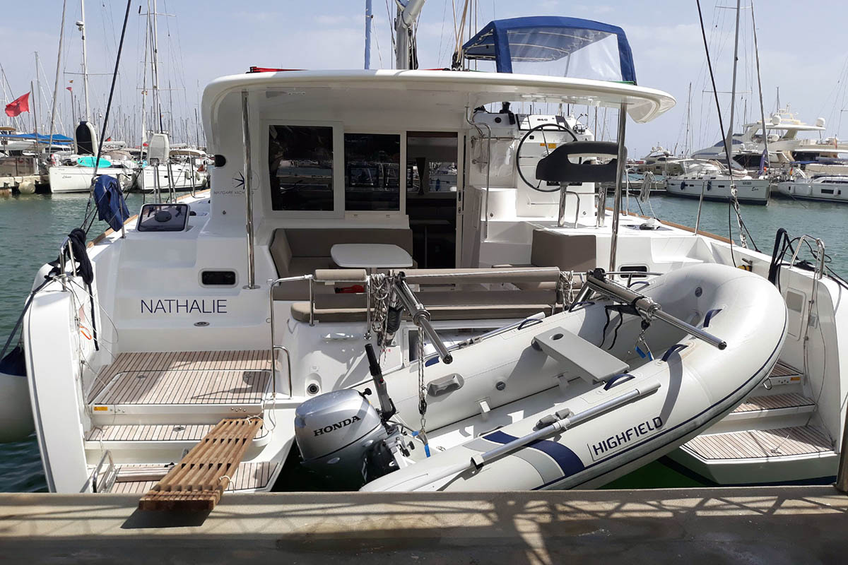 Lagoon 40  Top image