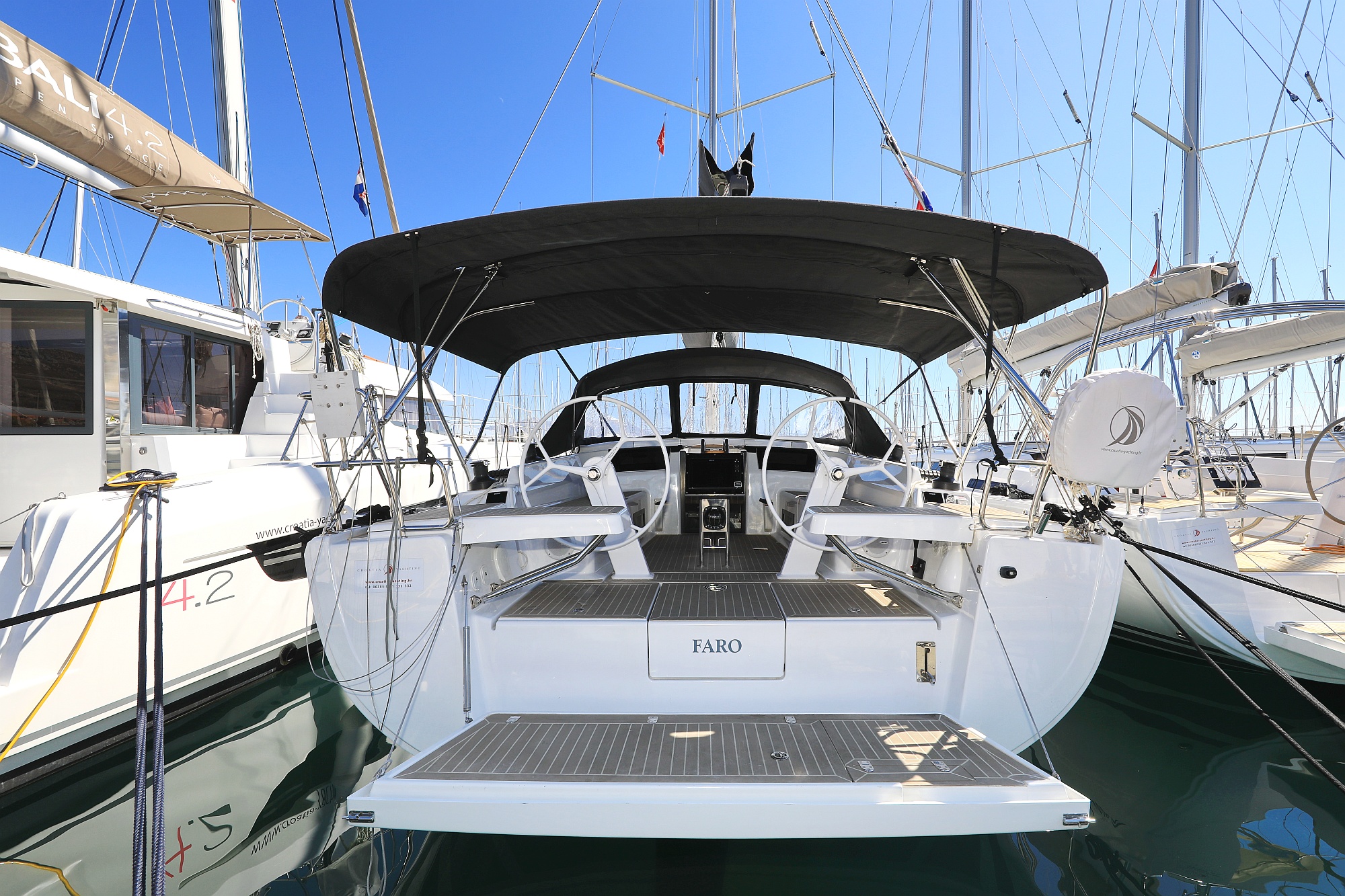 Hanse 418 Top image