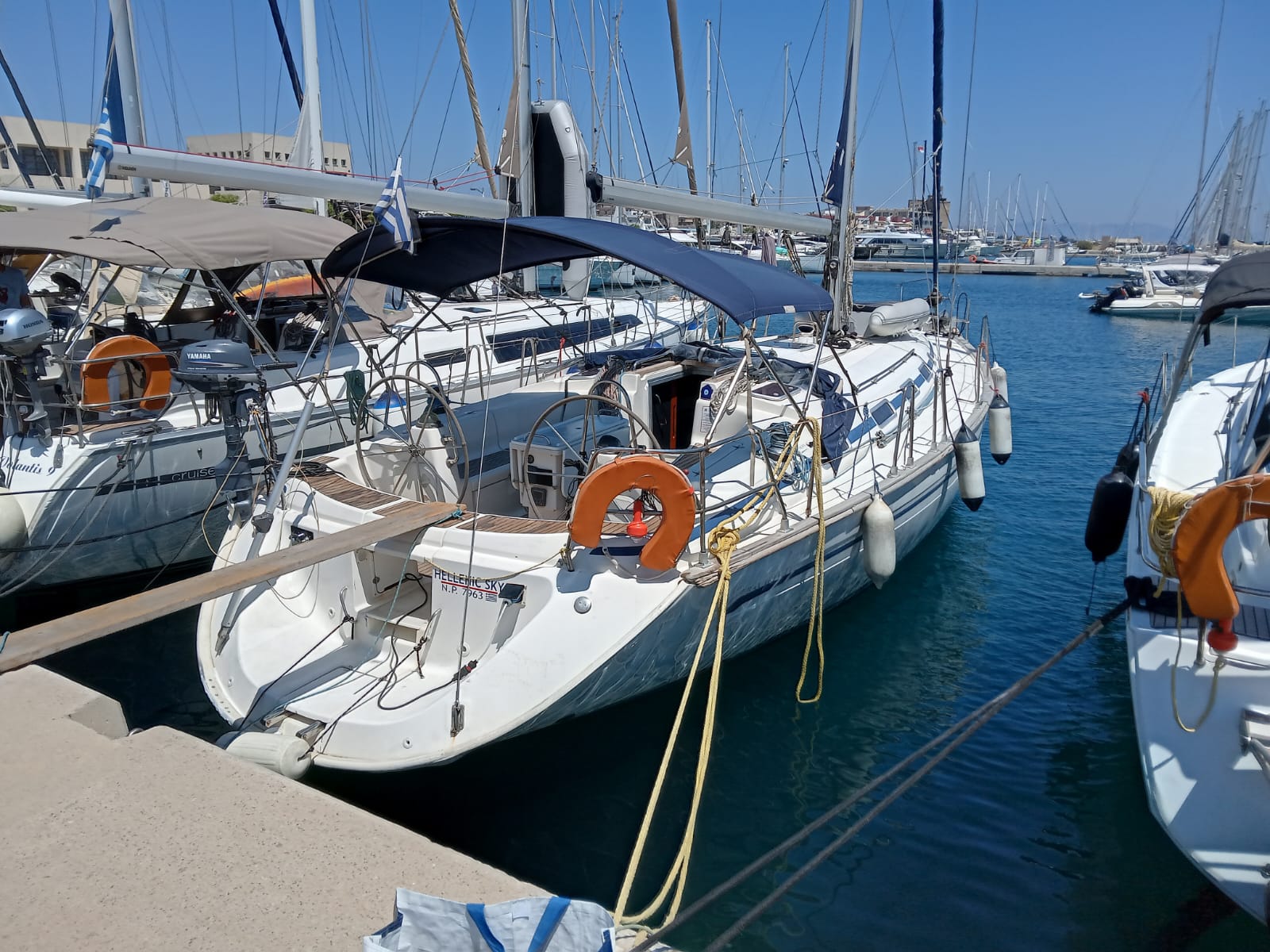 Bavaria 44 Top image