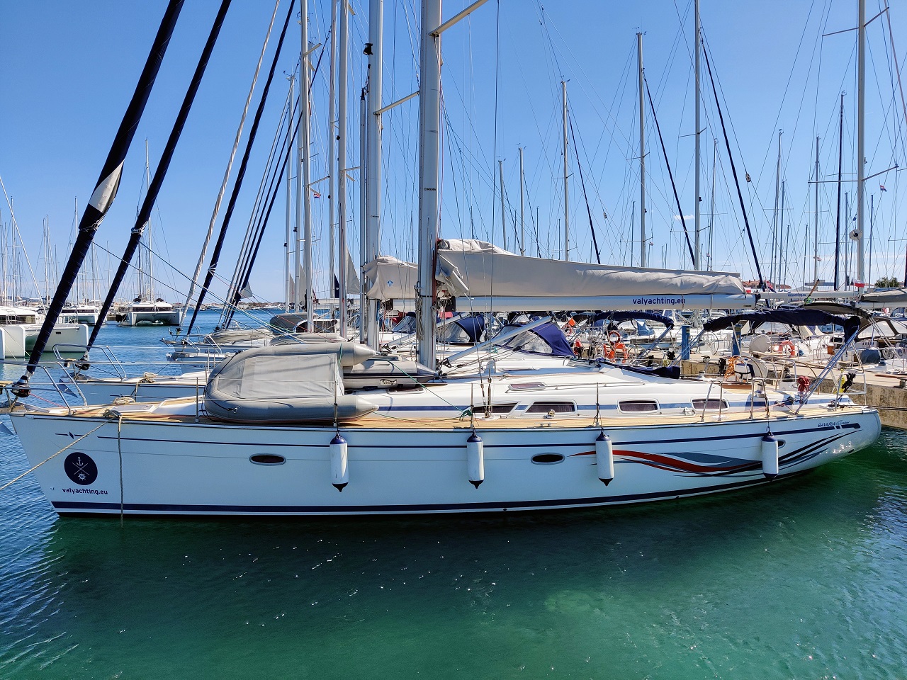 Bavaria 47 Cruiser Gin & Tonic, Foto 3