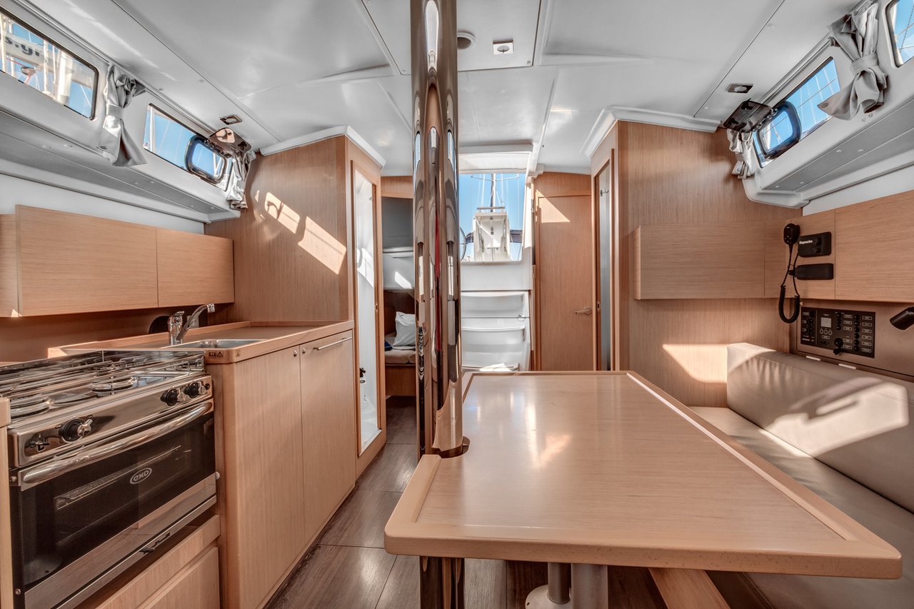 Oceanis 38.1 Harmonia, Foto 4