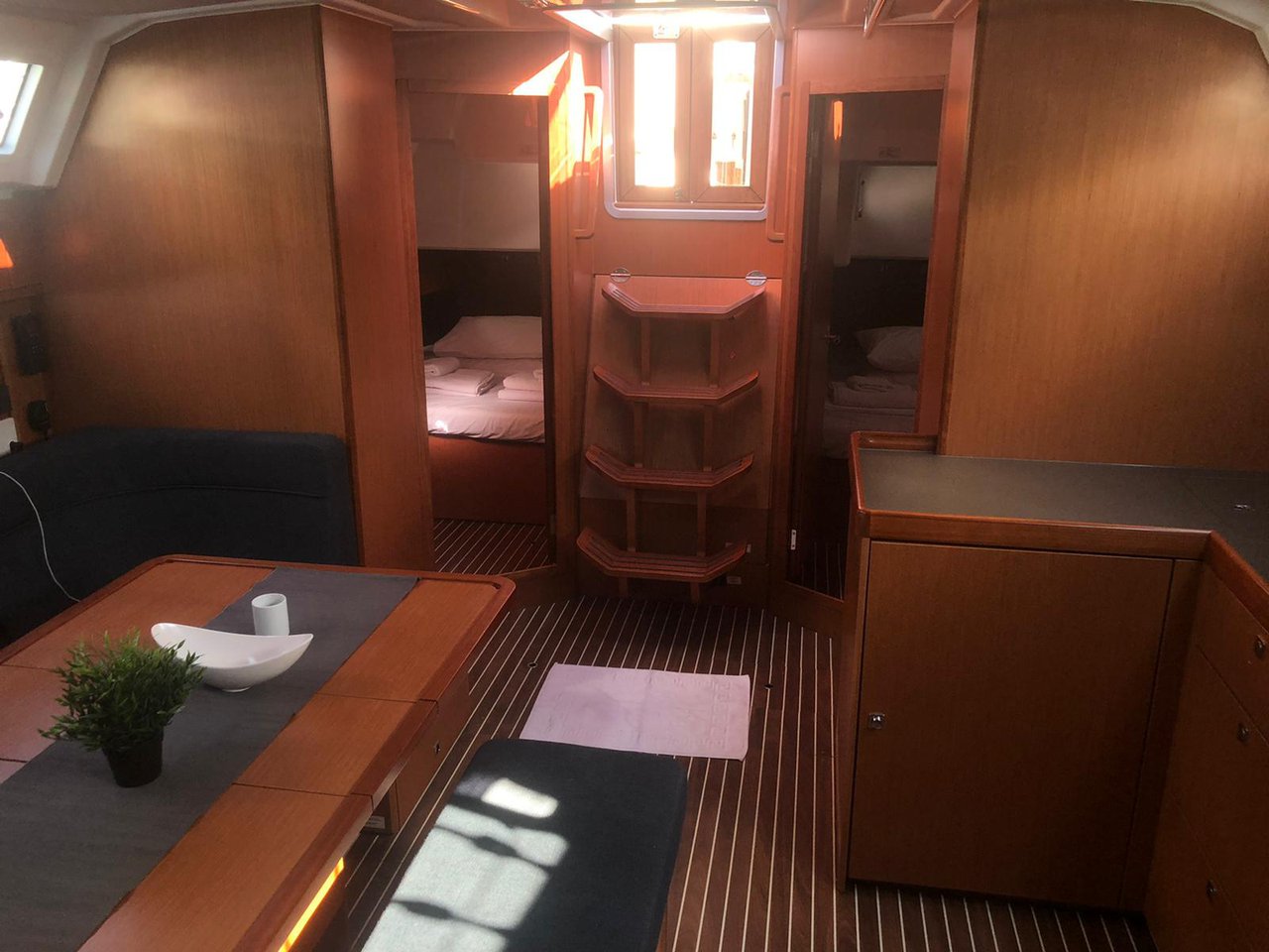 Bavaria Cruiser 46 Batukaan, Foto 5
