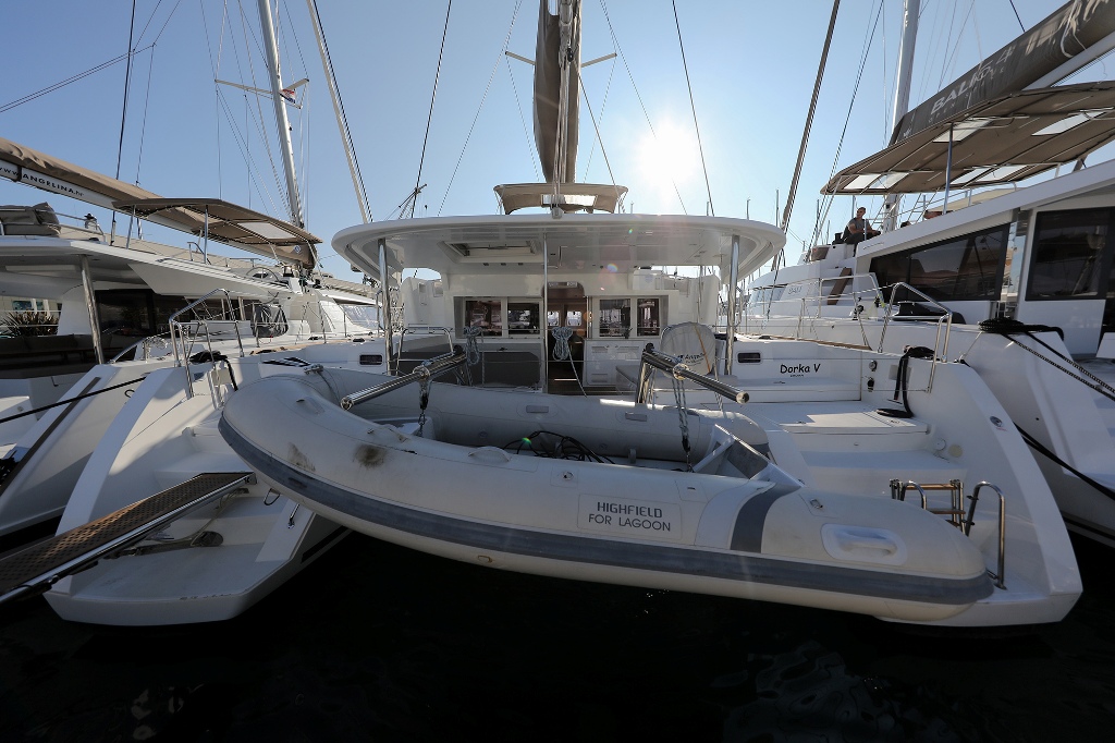 Lagoon 450  Top image