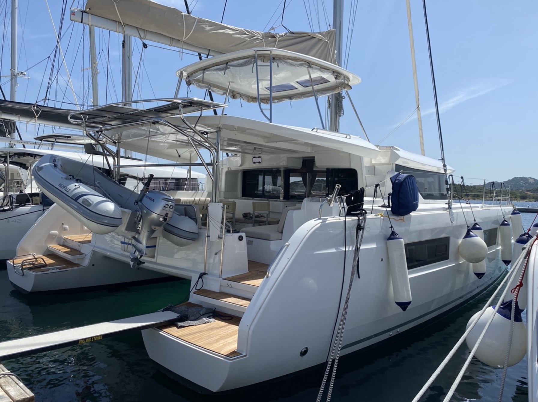 Lagoon 46 (4cab/4wc) „Rolling Stones (A/C, WM, Generator, Inverter 12/220V)“ als Charteryacht