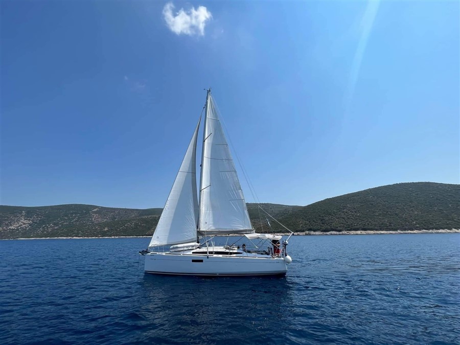 Sun Odyssey 349  Top image