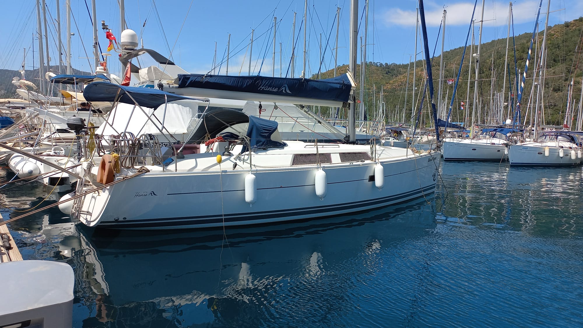 Hanse 375 Top image