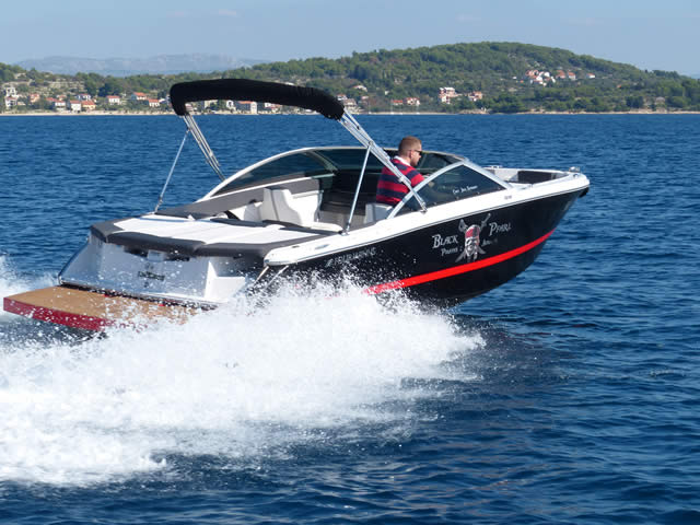 Four Winns H210 Black Pearl, Foto 4