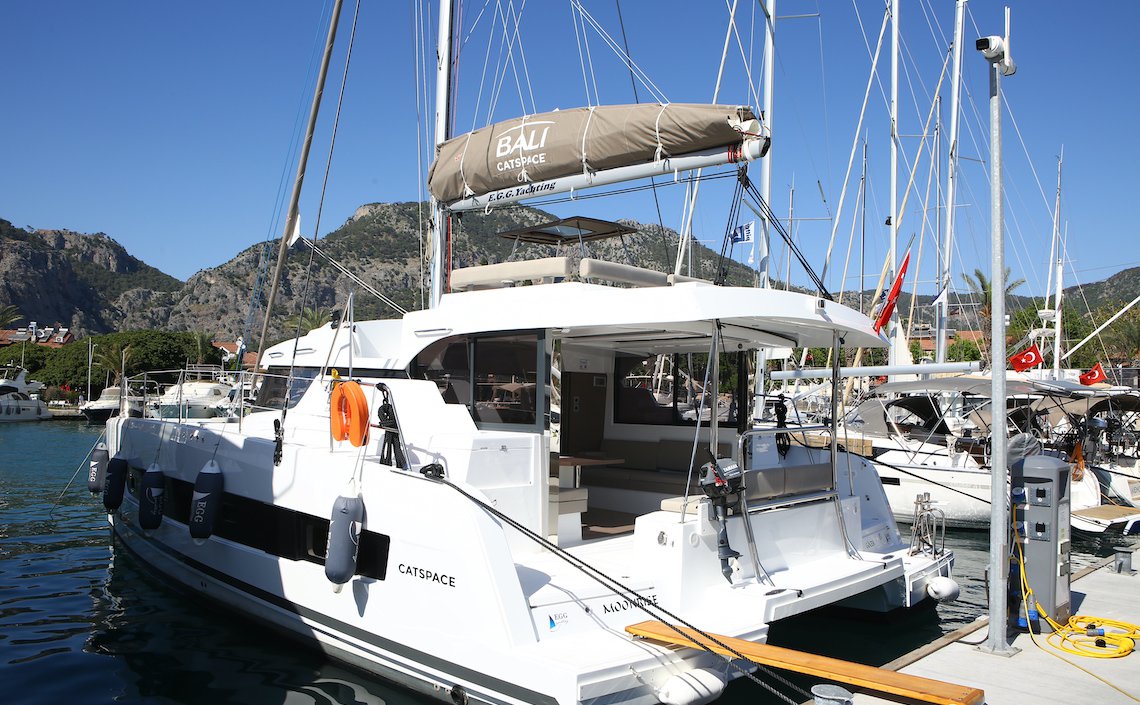 Bali Catspace „Moonrise“ als Charteryacht