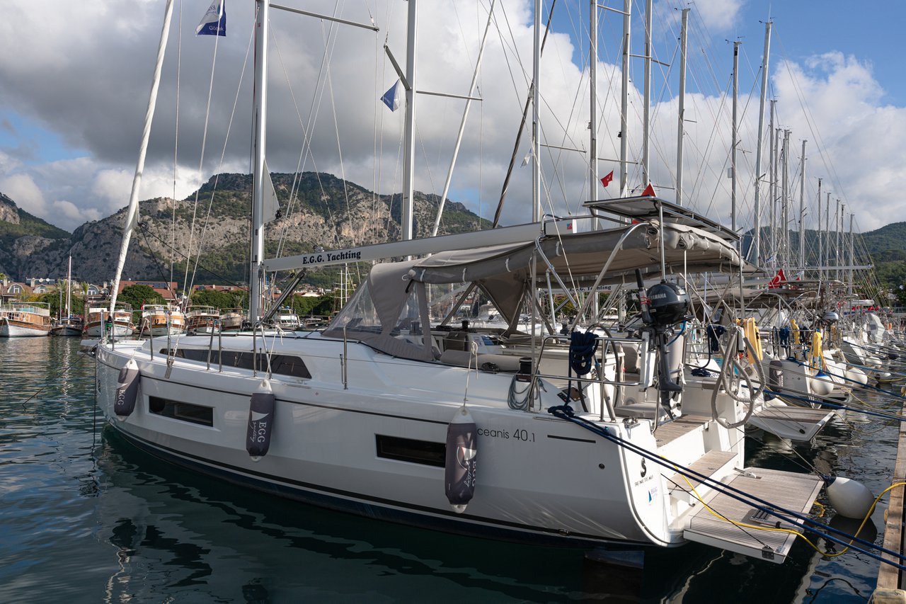 Oceanis 40.1 „Mavi Mercury“ als Charteryacht
