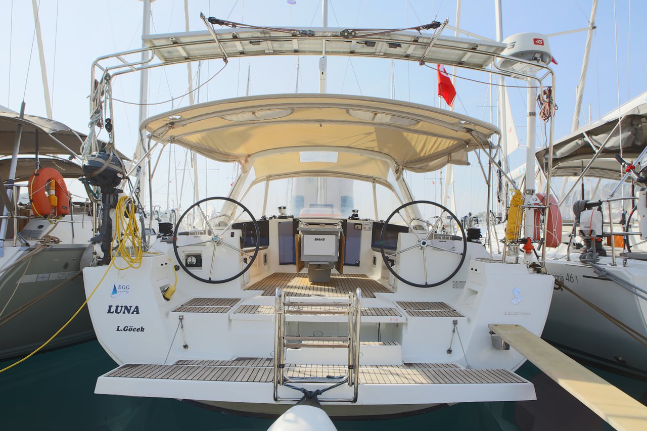 Oceanis 45  Top image