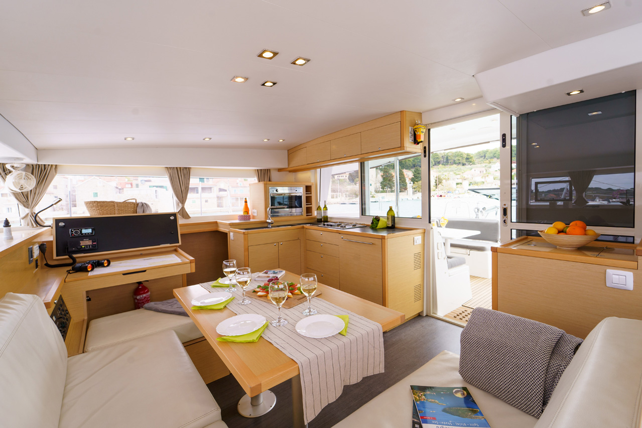 Lagoon 400 S2 Miss Moneypenny, Foto 3