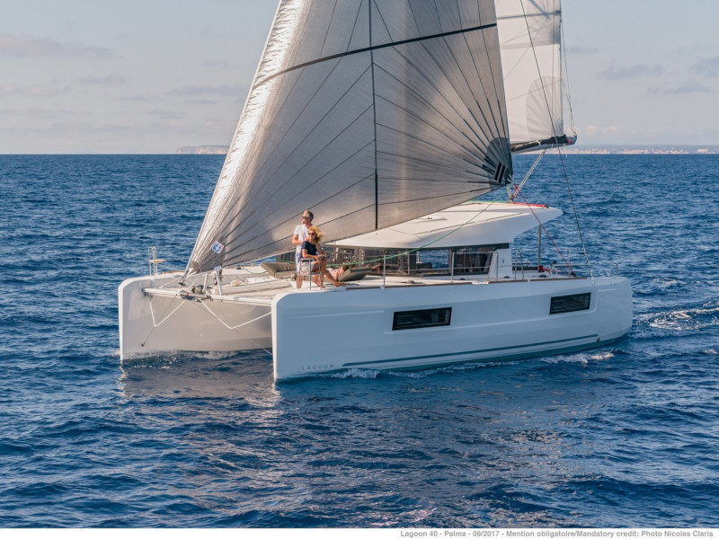 Lagoon 40  Top image