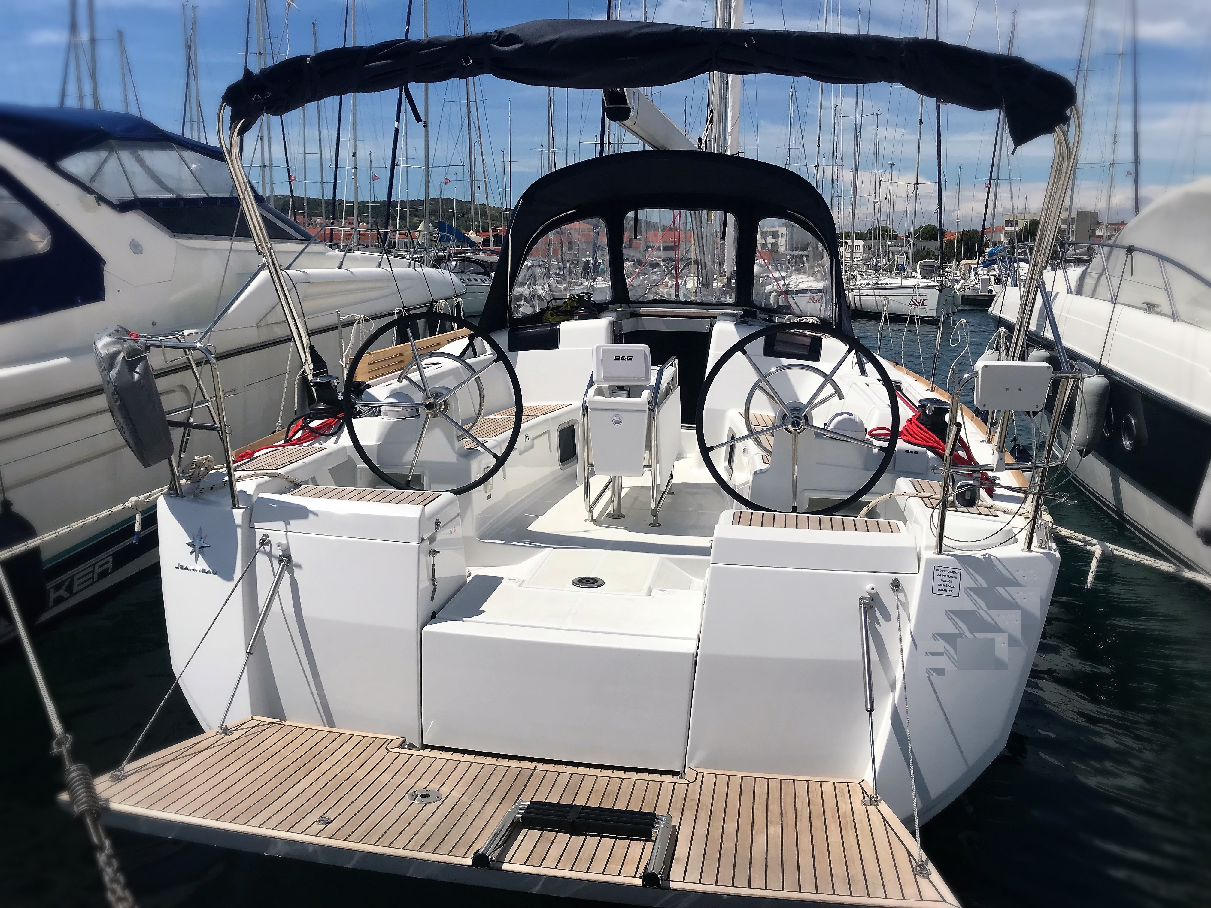 Sun Odyssey 419  Top image