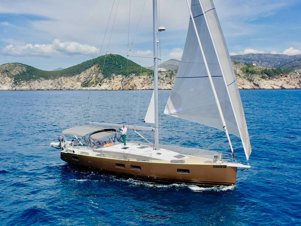 Jeanneau 51 (3cab/3wc) „KATRINA“ als Charteryacht