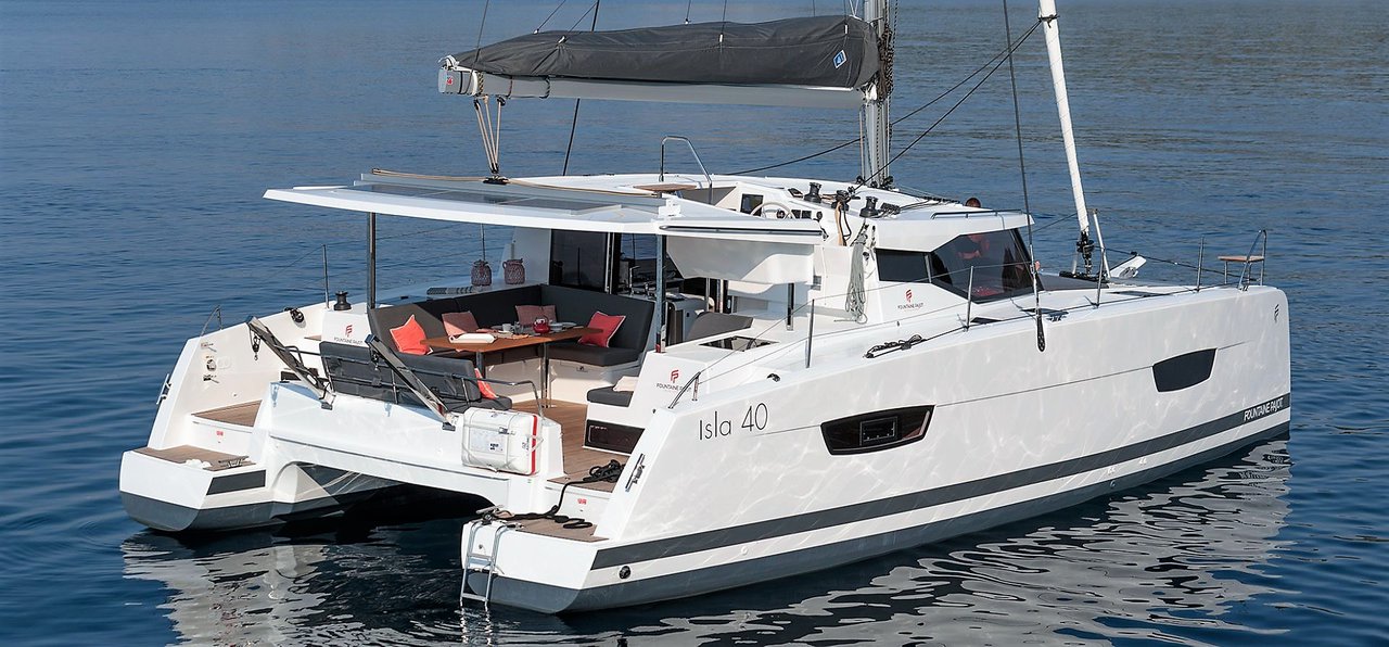Isla 40 (4+1cab/4wc) „Almiriki“ als Charteryacht