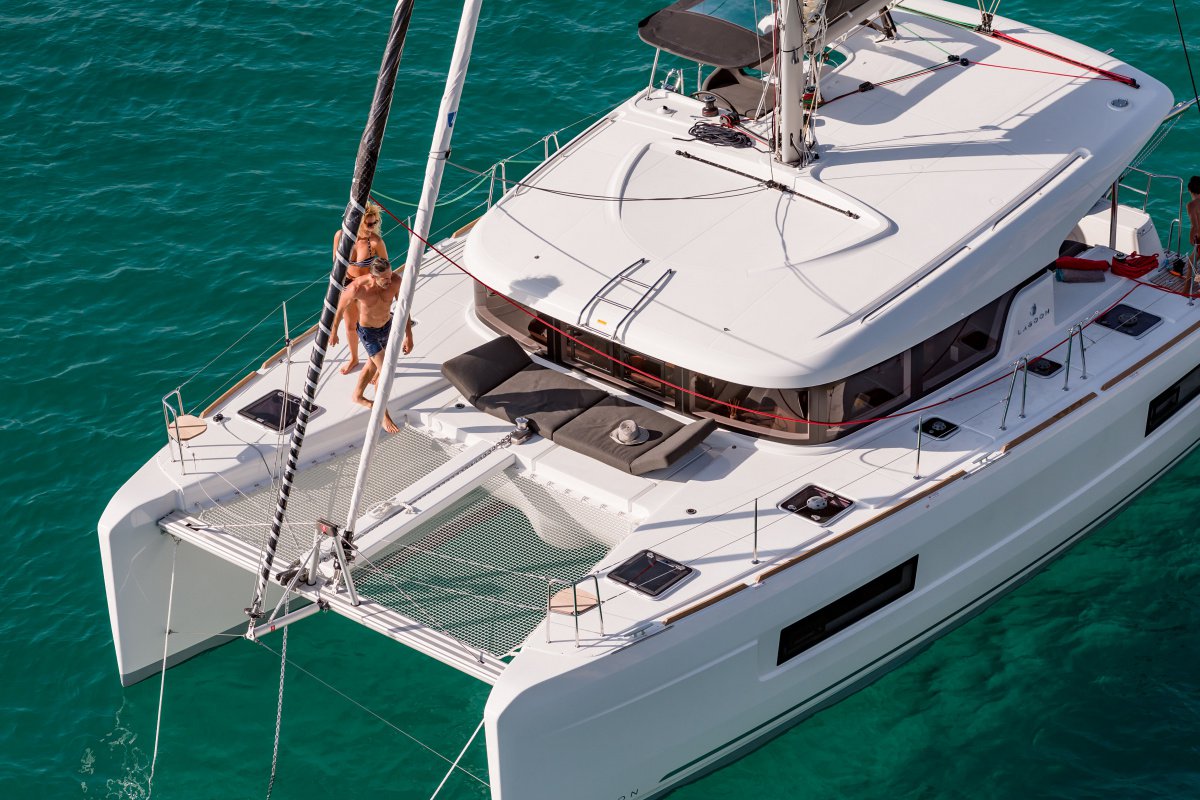 Lagoon 40  Top image