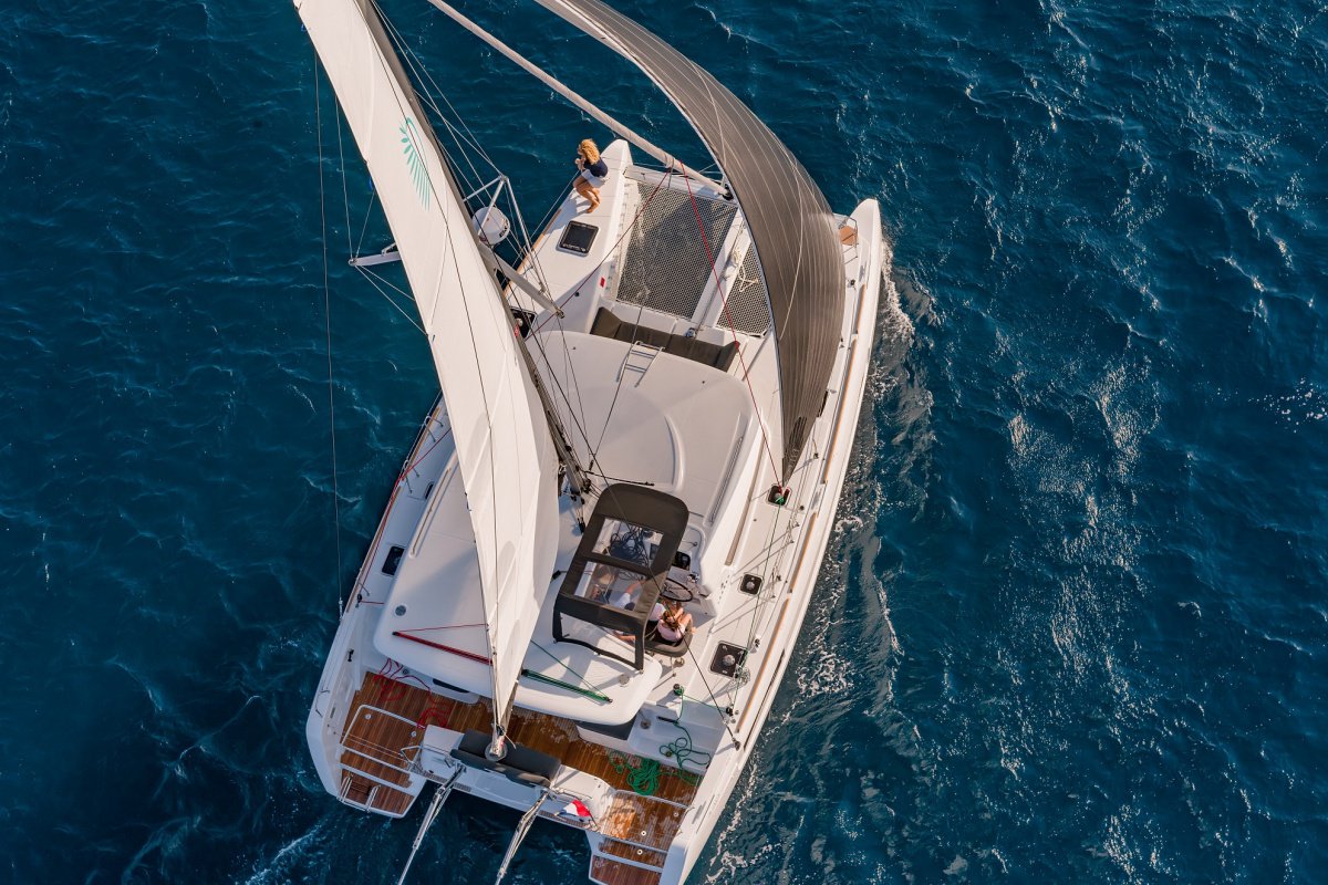 Lagoon 40  Top image