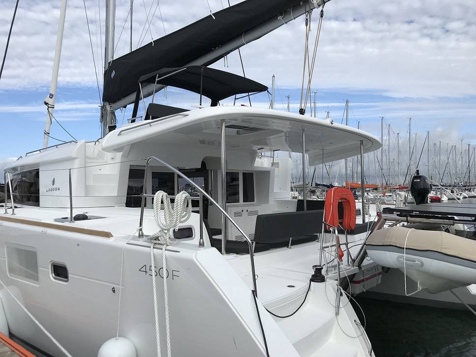Lagoon 450 F  Top image
