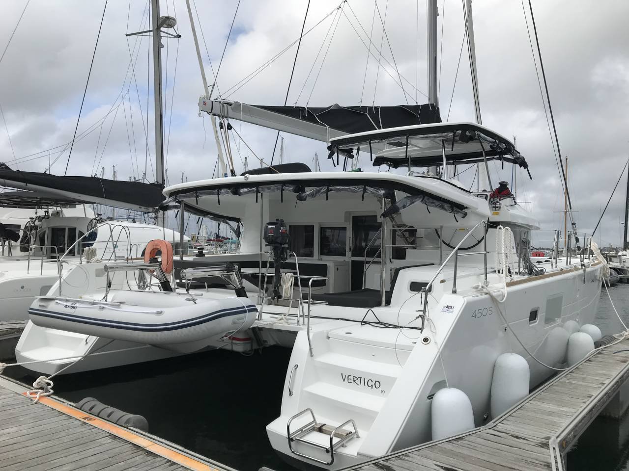 Lagoon 450 S  Top image