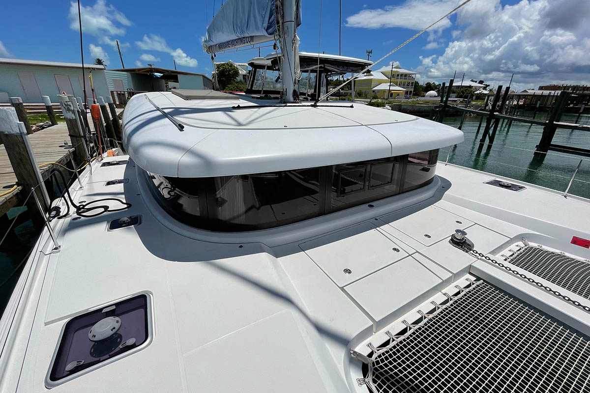 Lagoon 42  Top image