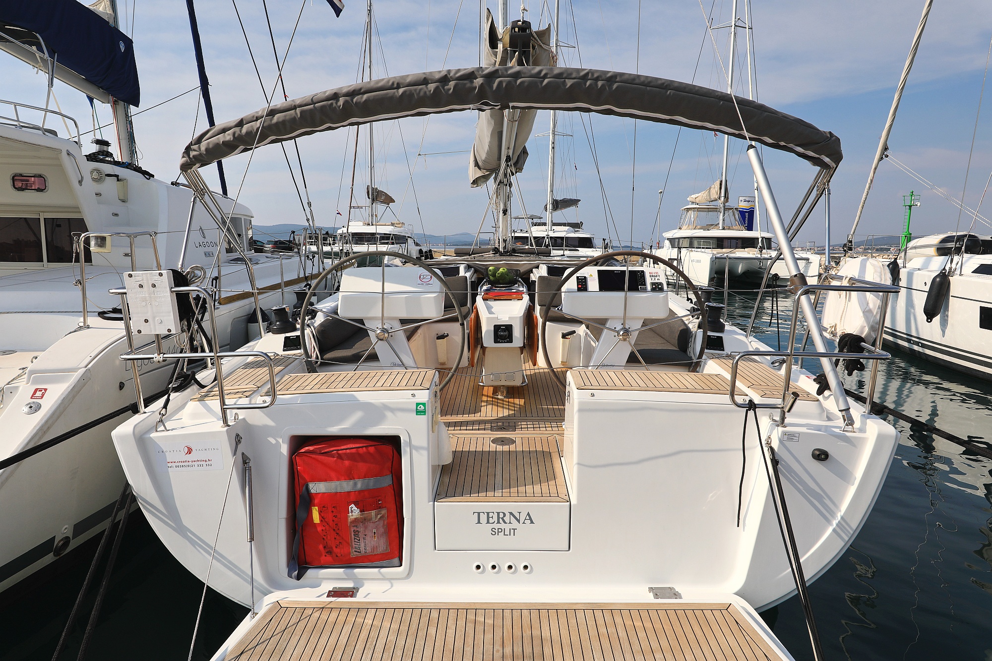 Hanse 458  Top image