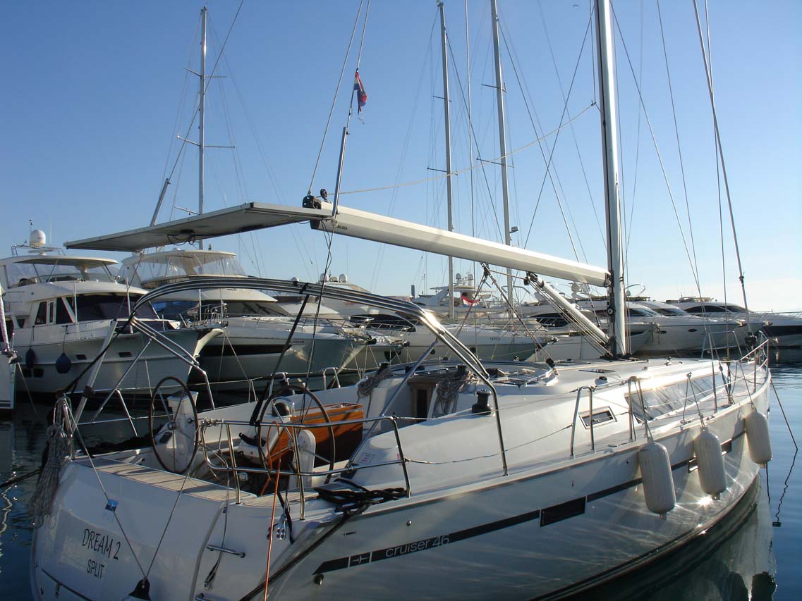 Bavaria Cruiser 46  Top image