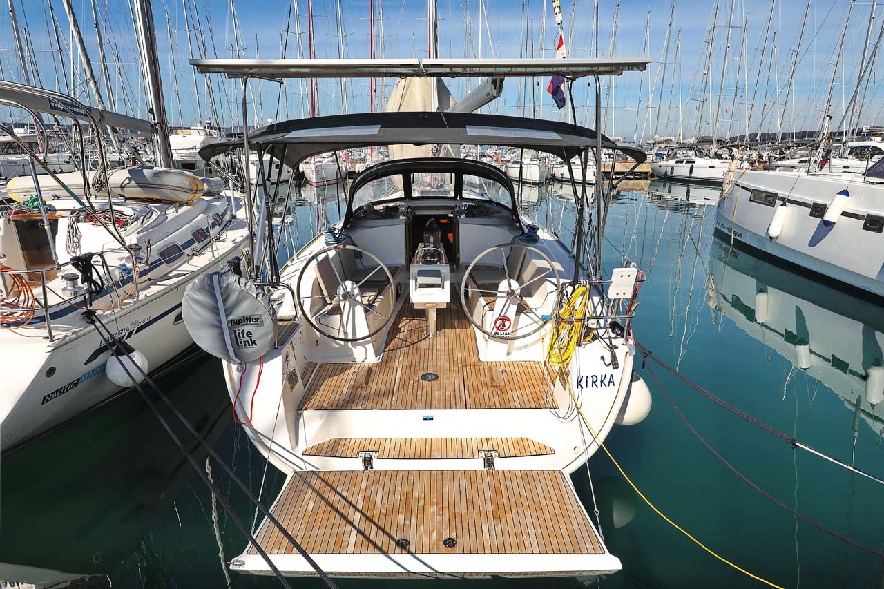 Bavaria Cruiser 41  Top image