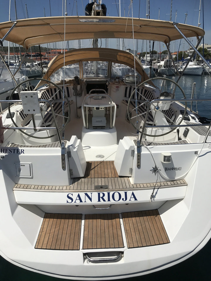 Sun Odyssey 49  Top image