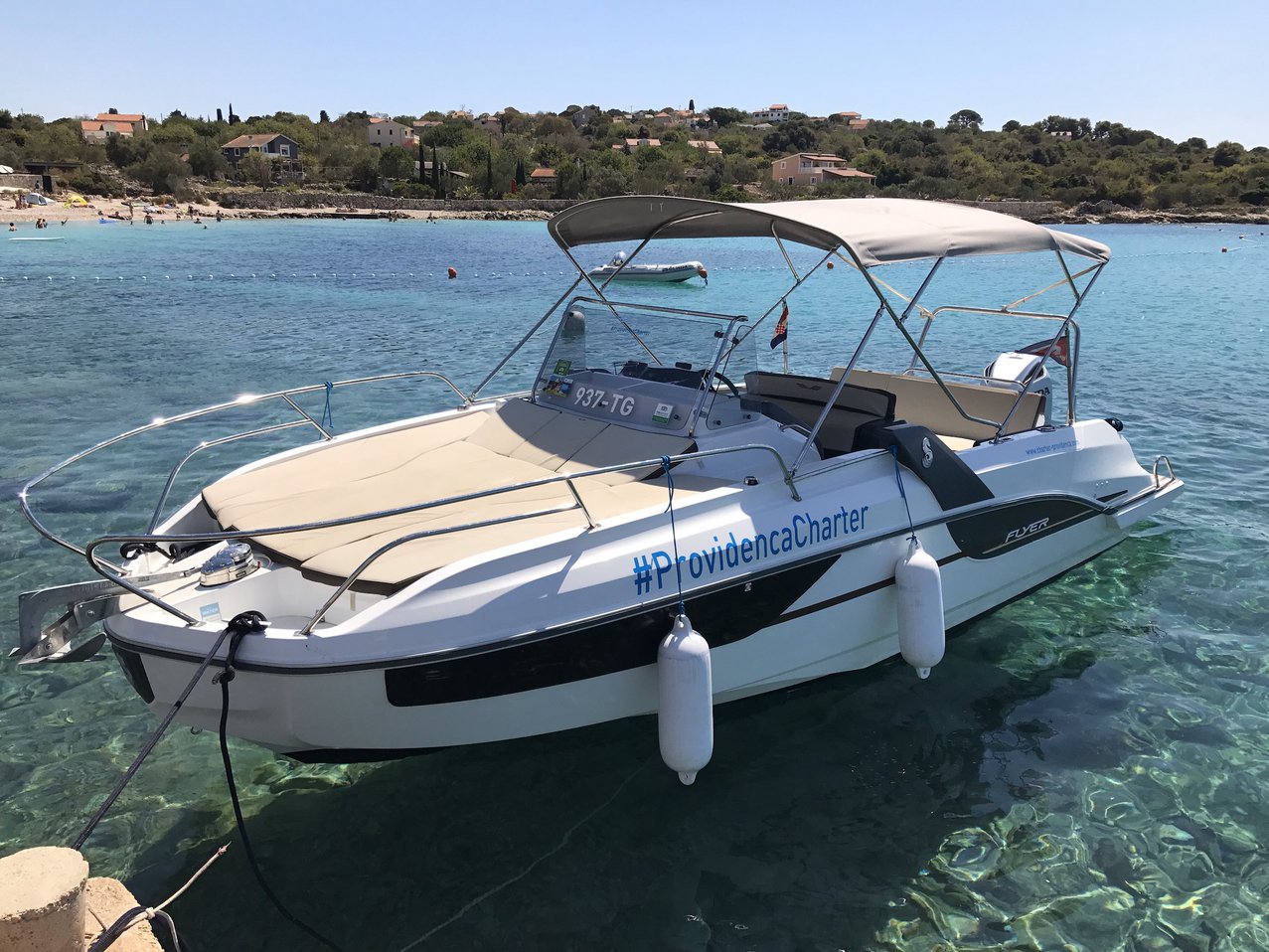 Beneteau Flyer 7.7 Sun Deck „Beneteau Flyer 7.7 Sun Deck“ als Charteryacht
