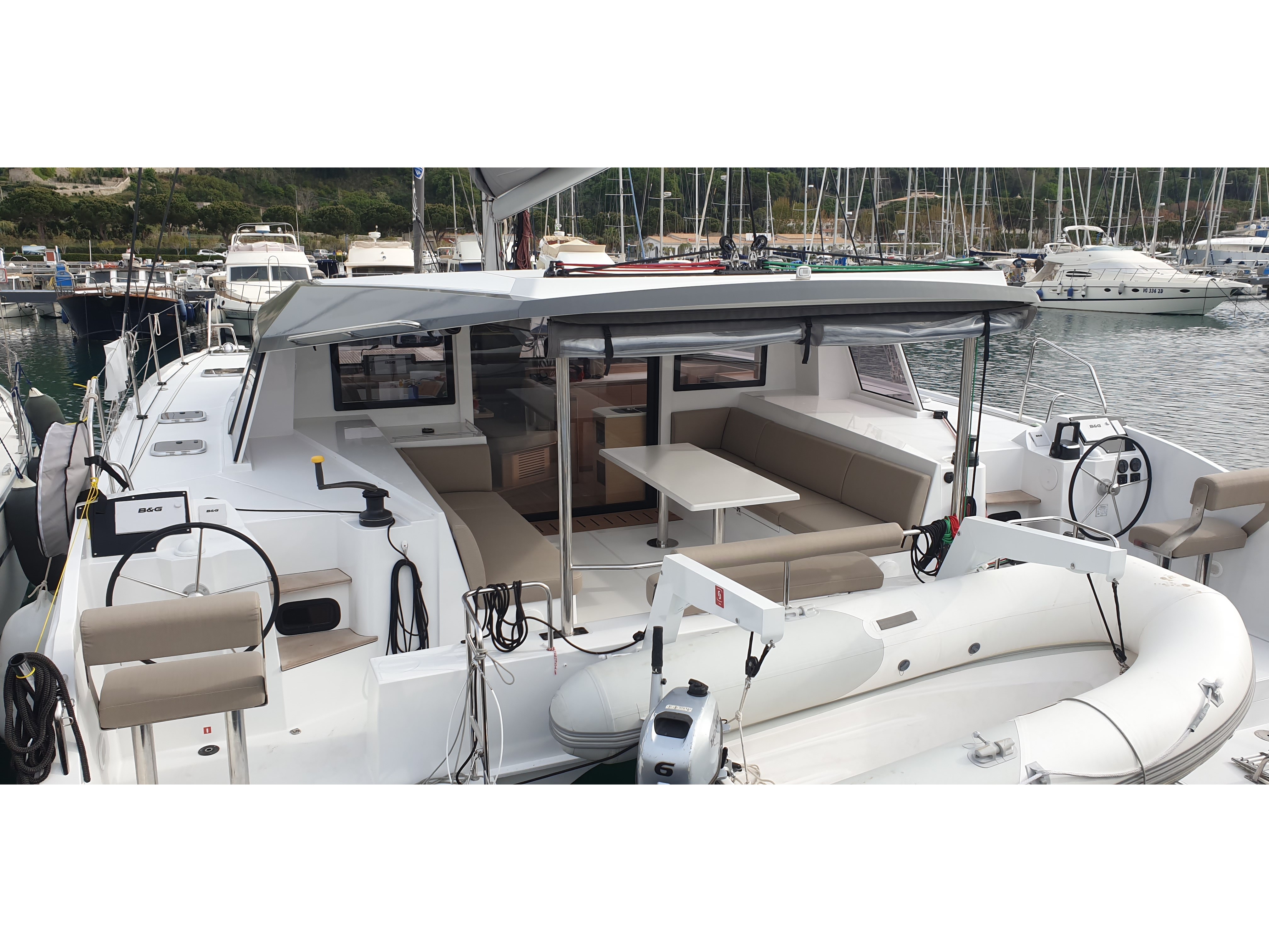 Nautitech 40 Open „Lullaby“ als Charteryacht