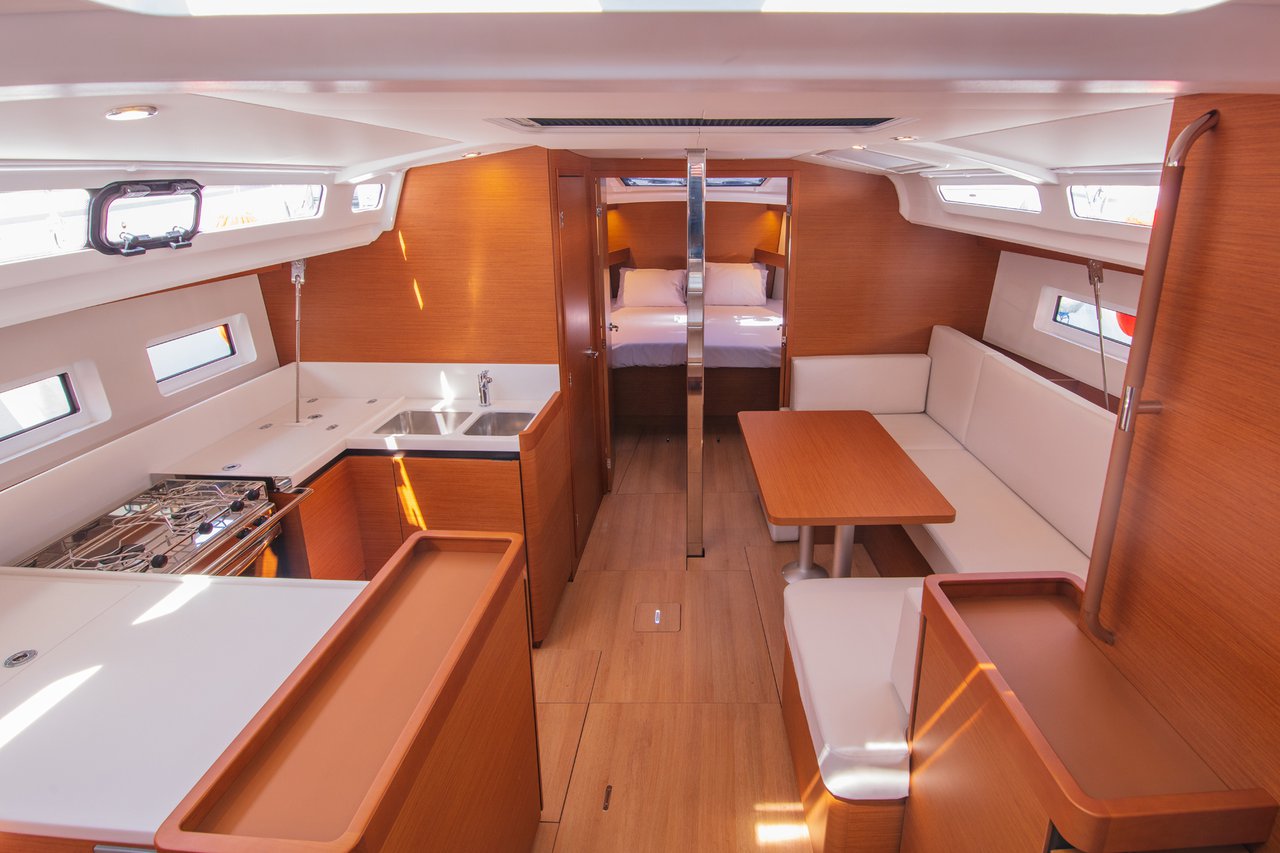 Sun Odyssey 440 Trinity, Foto 3