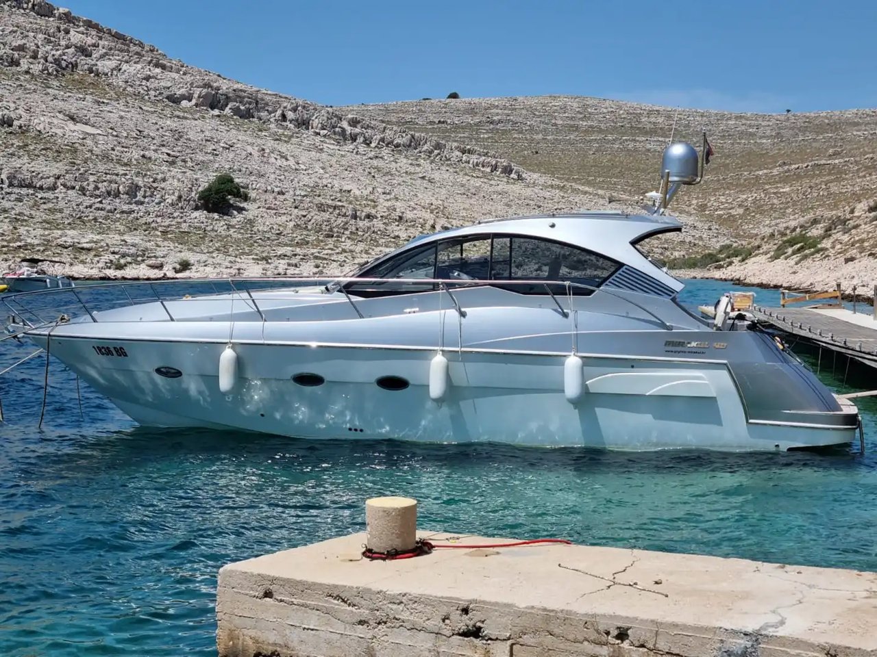 Mirakul 40 Hard Top „Andrea“ als Charteryacht